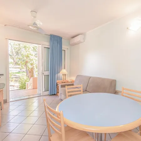 アパートホテル Riva Degli Etruschi 3*